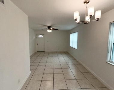 3777 Nw 78th Avenue - Photo Thumbnail 6