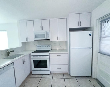 3777 Nw 78th Avenue - Photo Thumbnail 2