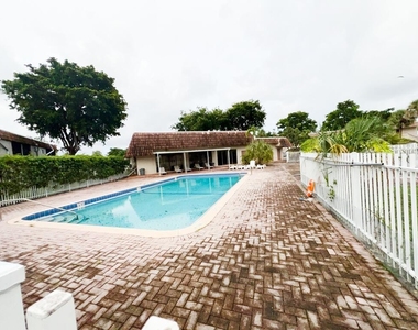 3777 Nw 78th Avenue - Photo Thumbnail 20