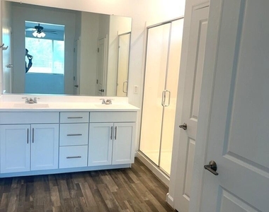 9217 W Willow Bend Lane - Photo Thumbnail 13