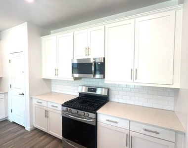 9217 W Willow Bend Lane - Photo Thumbnail 7