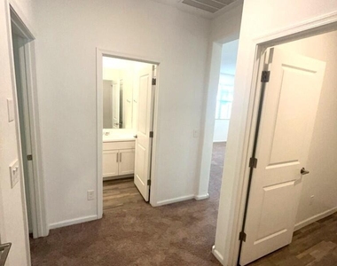 9217 W Willow Bend Lane - Photo Thumbnail 8