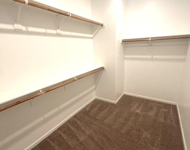 9217 W Willow Bend Lane - Photo Thumbnail 11