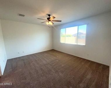 9217 W Willow Bend Lane - Photo Thumbnail 10
