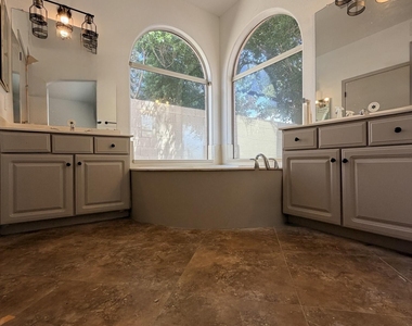 5215 W Tonopah Drive - Photo Thumbnail 13
