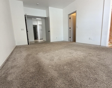 5215 W Tonopah Drive - Photo Thumbnail 11