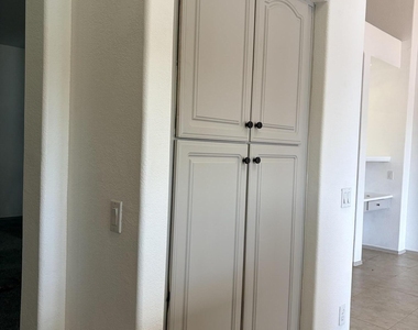 5215 W Tonopah Drive - Photo Thumbnail 6
