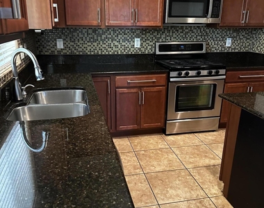 5440 W Hobby Horse Drive - Photo Thumbnail 6