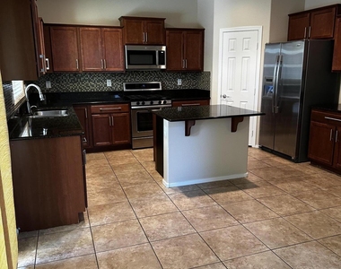 5440 W Hobby Horse Drive - Photo Thumbnail 8