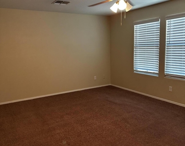 5440 W Hobby Horse Drive - Photo Thumbnail 11