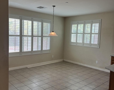 13518 W Verde Lane - Photo Thumbnail 4