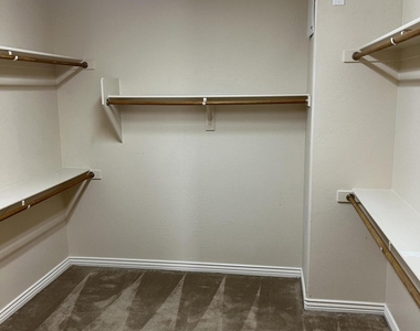 13518 W Verde Lane - Photo Thumbnail 12
