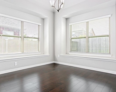 3005 Martha Drive - Photo Thumbnail 9