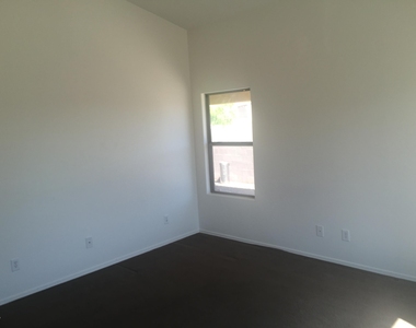 249 S 14th Circle - Photo Thumbnail 9