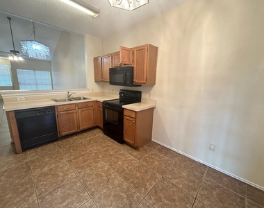 2915 Roxboro Road - Photo Thumbnail 7