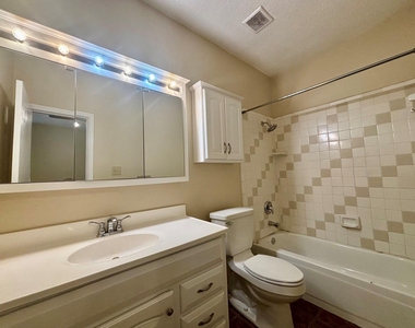 2915 Roxboro Road - Photo Thumbnail 14