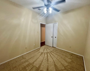 2915 Roxboro Road - Photo Thumbnail 18