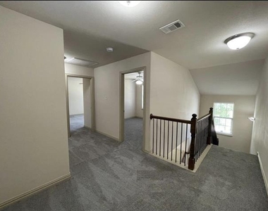 2307 Calendar Court - Photo Thumbnail 9