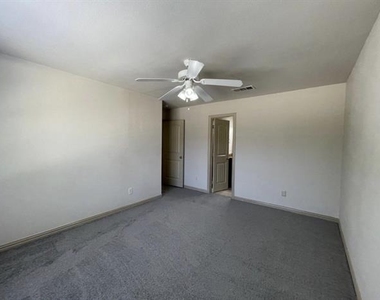 2307 Calendar Court - Photo Thumbnail 12