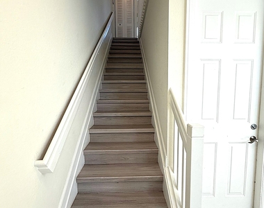 960 Millbrae Court - Photo Thumbnail 3