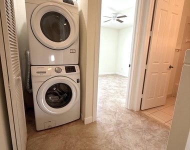 960 Millbrae Court - Photo Thumbnail 9