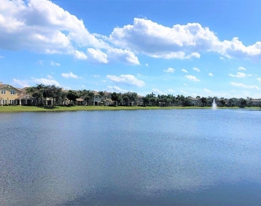 960 Millbrae Court - Photo Thumbnail 18