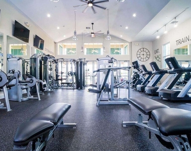 960 Millbrae Court - Photo Thumbnail 25