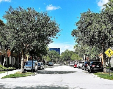 960 Millbrae Court - Photo Thumbnail 15