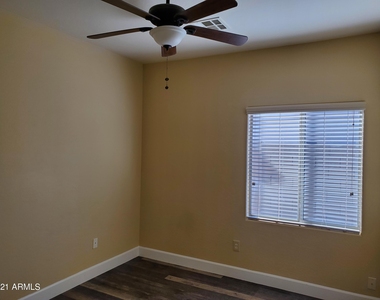 2056 E Riviera Drive - Photo Thumbnail 21