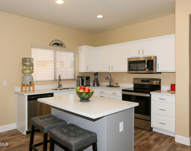 2056 E Riviera Drive - Photo Thumbnail 9