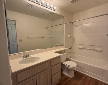 11375 E Sahuaro Drive - Photo Thumbnail 8