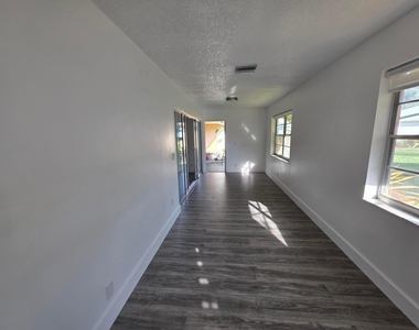 718 Whippoorwill Lane - Photo Thumbnail 32