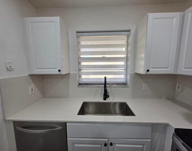 718 Whippoorwill Lane - Photo Thumbnail 18