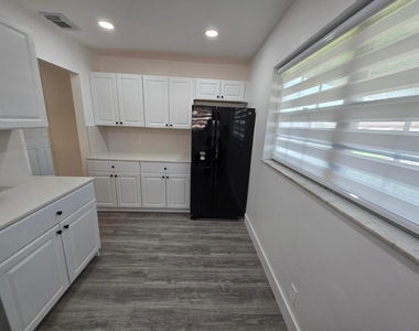 718 Whippoorwill Lane - Photo Thumbnail 19