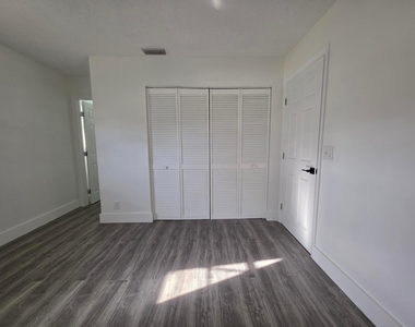 718 Whippoorwill Lane - Photo Thumbnail 30