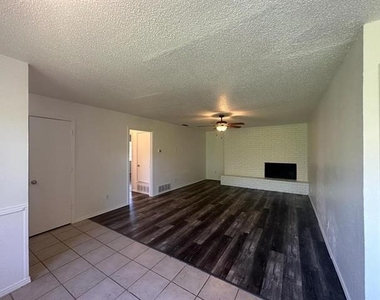 2818 Golfing Green Drive - Photo Thumbnail 1