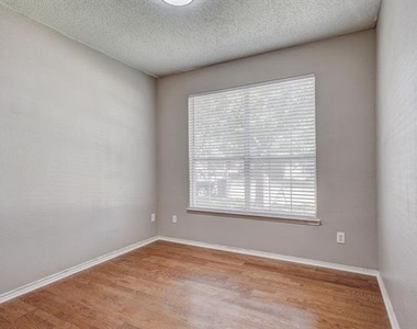 7081 Chinquapin Drive - Photo Thumbnail 6