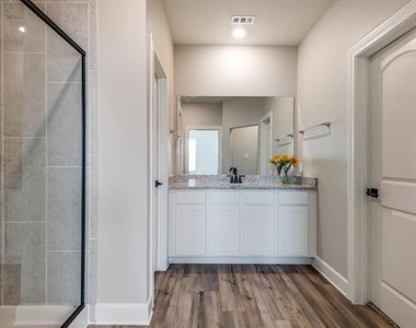 1009 Calhoun Drive - Photo Thumbnail 14