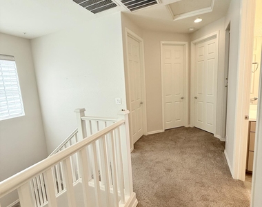 2366 W Gloria Lane - Photo Thumbnail 23