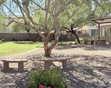 2366 W Gloria Lane - Photo Thumbnail 55