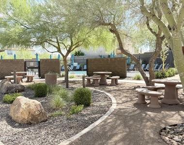 2366 W Gloria Lane - Photo Thumbnail 50