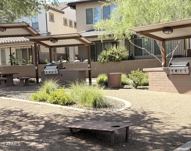 2366 W Gloria Lane - Photo Thumbnail 54
