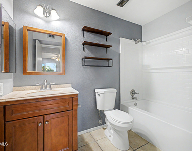 540 N May Street - Photo Thumbnail 3