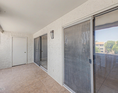 540 N May Street - Photo Thumbnail 13