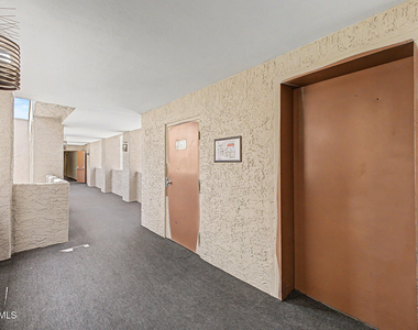 540 N May Street - Photo Thumbnail 17