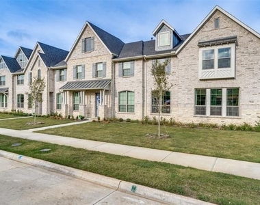 7139 Buchanan - Photo Thumbnail 1