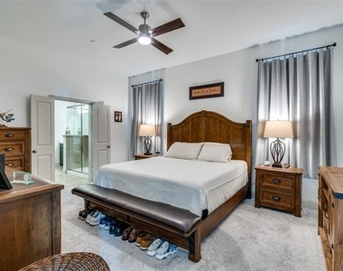 7139 Buchanan - Photo Thumbnail 13