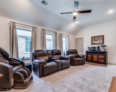 7139 Buchanan - Photo Thumbnail 18