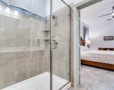 7139 Buchanan - Photo Thumbnail 17