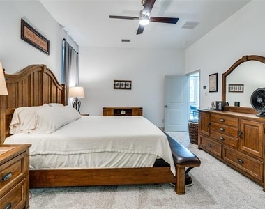 7139 Buchanan - Photo Thumbnail 14